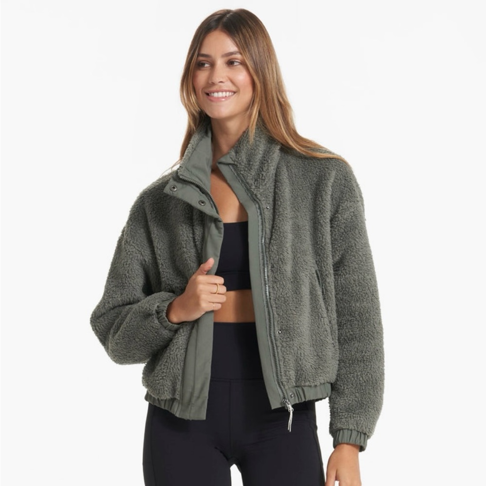 NWT - Vuori Cozy Sherpa Jacket in Dusty Pine Color, Size Small